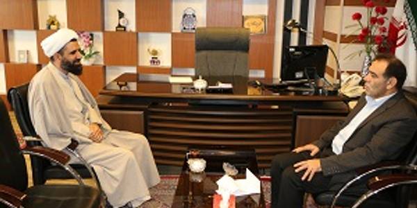 دیدار و نشست سرپرست فرمانداری با رییس حوزه علمیه شهرستان شازند .