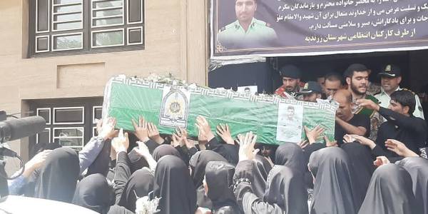پیکر شهید مدافع امنیت اقتصادی در زرندیه تشییع شد