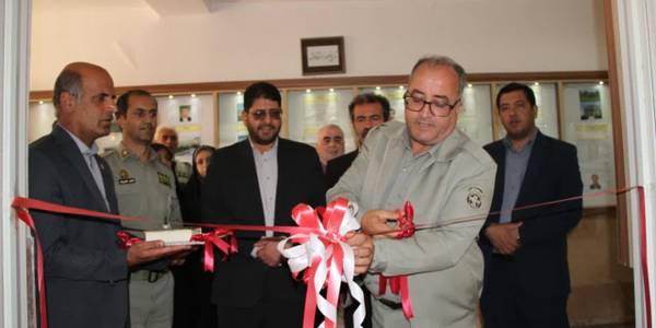 صبح امروز با حضور رضایی فرماندار، یوسفی مدیر کل محیط زیست استان، درودیان بخشدار مرکزی، رئیس دانشگاه تفرش و جمعی دیگر از مسئولین، خانه محیط زیست در دانشگاه تفرش به بهره برداری رسید.