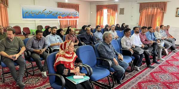 برگزاری کارگاه آموزشی با عنوان قانون رسیدگی به تخلفات اداری، قانون سلامت اداری، تجربه نگاری ویژه دهیاران بخش نوبران شهرستان ساوه