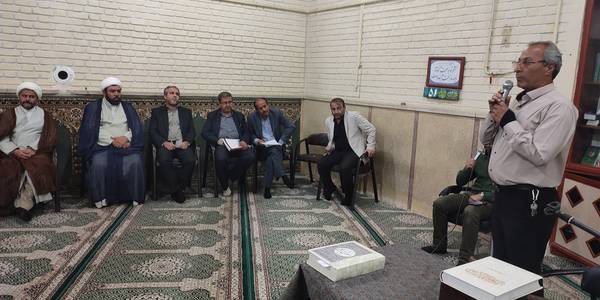 نشست صمیمی فرماندار ویژه شهرستان ساوه  با کسبه و بازاریان