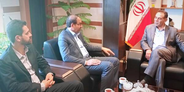 دیدار و نشست سرپرست فرمانداری شهرستان شازند با  مدیرکل بنیاد شهید و امور ایثارگران استان مرکزی .