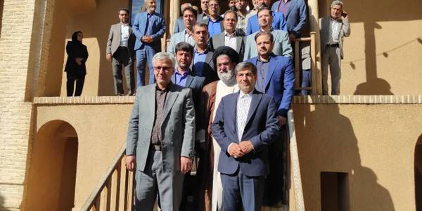 مدیرعامل صندوق بیمه اجتماعی کشاورزان، روستائیان و عشایر کشور از بیت تاریخی حضرت امام (ره) در خمین بازدید کرد