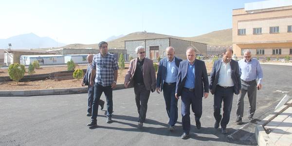 معاون هماهنگی امور عمرانی استاندار از پروژه بیمارستان جدید الاحداث خمین بازدید کرد