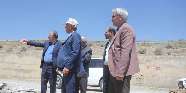 معاون هماهنگی امور عمرانی استاندار از تعدادی از محورهای مواصلاتی شهرستان خمین بازدید کرد