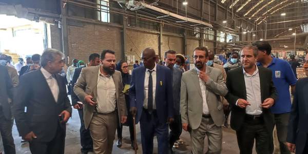 حضور سفیر اوگاندا به همراه گروهی از تجار و بازرگانان این کشور در شهر صنعتی کاوه