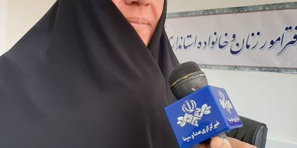 مدیر کل دفتر امور بانوان و خانواده استانداری درحاشیه  جلسه بررسی نحوه تدوین برنامه  تحول راهبردی جمعیت استان در مصاحبه ای با خبر گزاری  صدا و سیما با اشاره به بحران جمعیت ، کاهش ازدواج ، سقط جنین و ناباروری زوج ها را از مهمترین عوامل کاهش نرخ فرزند آوری استان عنوان کرد ،مفتح زاده مدیر کل  امور بانوان نیز افزود برنامه ریزی برای اجرای قانون  جمعیت  در  شهرستان های استان را مهم ارزیابی کرد  و  تاکید کرد یکی از مهمترین  تهدید های نظام سلامت ،پیری  جمعیت و افزایش  سالمندی است که باید برای آن  برنامه ریزی کرد و همچنین  تاکید  کرد  با  توجه به  مطالب این نشست کارشناسان فرمانداران برنامه  تحول راهبردی جمعیت منطقه خود را تدوین میکنند و نحوه تشکیل  قرارگاه های مردمی جوانی جمعیت را فرا گرفتند.   ٣١-٠٣-١٤٠٢