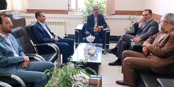 دیدار و نشست سرپرست فرمانداری با رئیس دادگستری و دادستان شهرستان شازند.