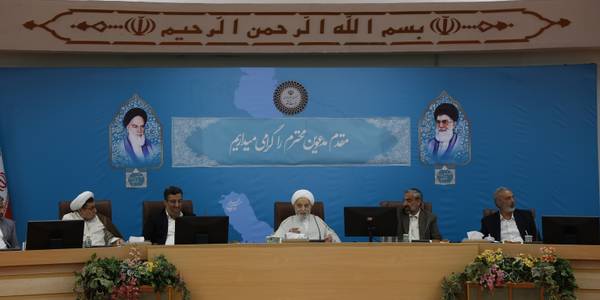 در ادامه نشست با معاونان توسعه مدیریت و منابع استانداری های سراسر کشور با حضوردکتر سید مجتبی آل یاسین معاون توسعه مدیریت و منابع استانداری مرکزی