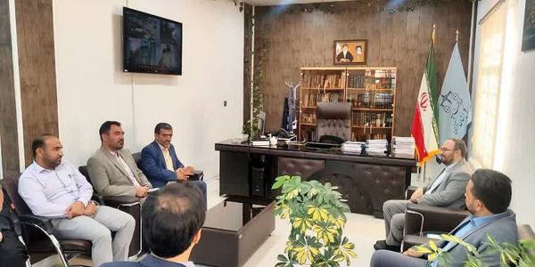 دیدار فرماندار با رئیس دادگستری شهرستان  به مناسبت هفته قوه قضائیه