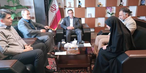 ملاقات مردمی سرپرست فرمانداری شهرستان شازند برگزار شد .