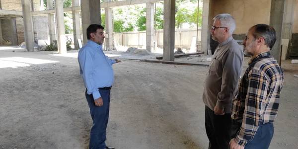 فرماندار از پروژه مجتمع خدماتی رفاهی خمین بازدید کرد