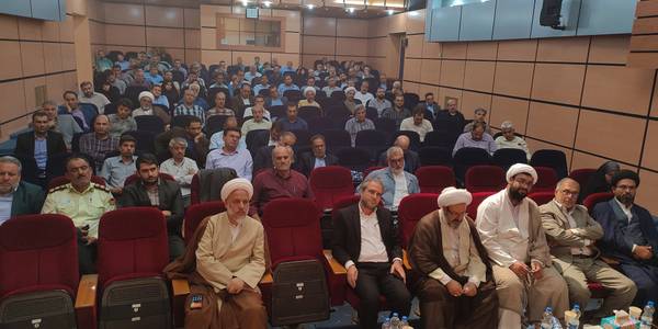 جلسه شورای اداری شهرستان ساوه و کارگاه آموزشی مدیران، مسئولین حراست‌ها و فرماندهان پایگاه‌های بسیج با موضوع اشاعه فرهنگ عفاف و حجاب و خود حفاظتی دستگاه‌ها با نظر به جلب رضایت‌مندی عمومی برگزار شد.