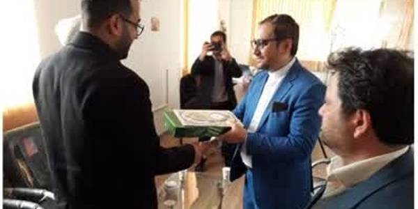 تجلیل از فرزندان شهدای شاغل در ادارات در روز بزرگداشت شهداء در شهرستان کمیجان