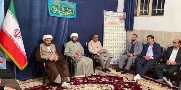 نشست صمیمی ائمه جمعه کمیجان و میلاجرد، فرماندار شهرستان، بخشداران مرکزی و میلاجرد، جمعی از مسئولین ادارات و دستگاه های اجرایی، اعضای شورای اسلامی شورا، شهردار میلاجرد و نمایندگان بنیاد علوی در دفتر امام جمعه میلاجرد