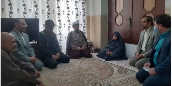 دیدار فرماندار با خانواده های معظم شهداء در ایام نوروز