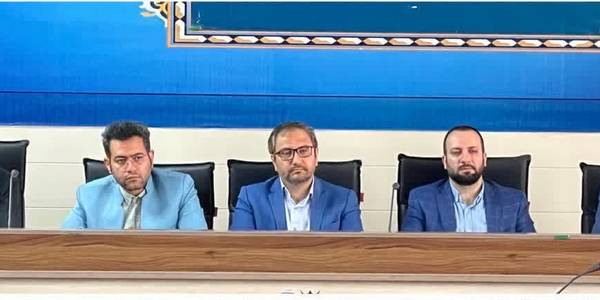 جلسه هم اندیشی رفع مشکلات و موانع نقشه برداری اراضی کشاورزی شهر و روستاهای شهرستان کمیجان برگزار گردید.