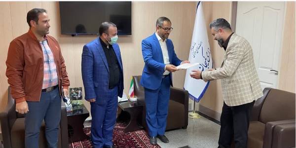 تقدیر فرماندار و بخشدار مرکزی کمیجان از مدیریت بنیاد مسکن انقلاب اسلامی شهرستان