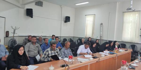 برگزاری کارگاه آموزشی با عنوان قانون رسیدگی به تخلفات اداری، قانون سلامت اداری، تجربه نگاری ویژه دهیاران بخش کمره شهرستان خمین