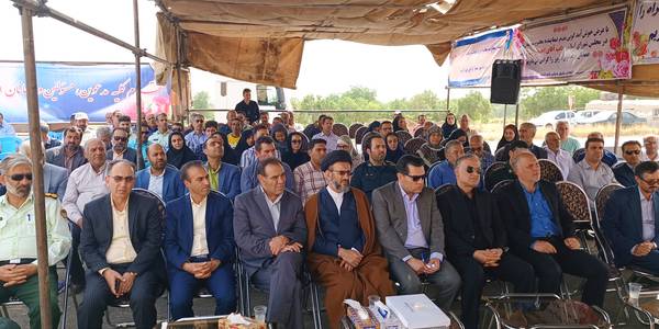 آغاز عملیات اجرایی احداث مرکز خدمات جامع سلامت شبانه روزی بخش قره کهریز با حضور معاون وزیر بهداشت