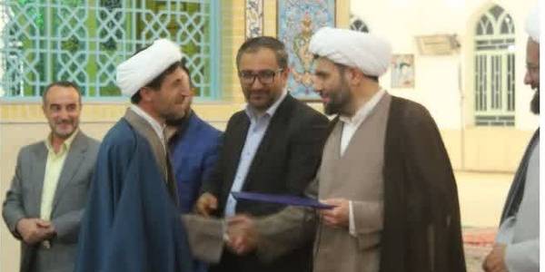 برگزاری جلسه روحانیون شهرستان کمیجان در امامزادگان حلیمه و نرجس خاتون علیهماالسلام روستای سمقاور