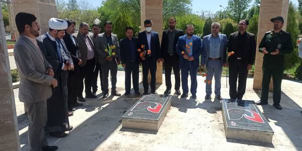 به مناسبت هفته کار و کارگر مزار مطهر شهدای گمنام شهر کمیجان