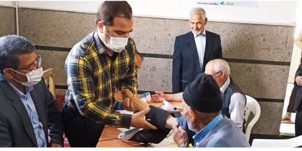 💢 برپایی میز خدمت حوزه سلامت در نمازجمعه شهرستان کمیجان