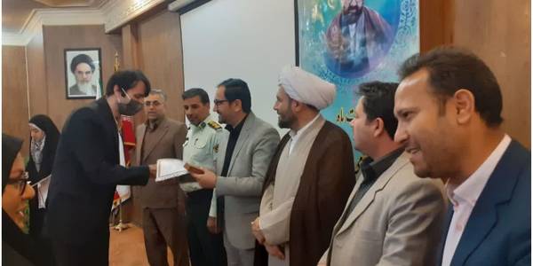 📌مراسم تجلیل از مقام شامخ معلم و تقدیر از اساتید دانشگاه در شهرستان کمیجان برگزار شد.