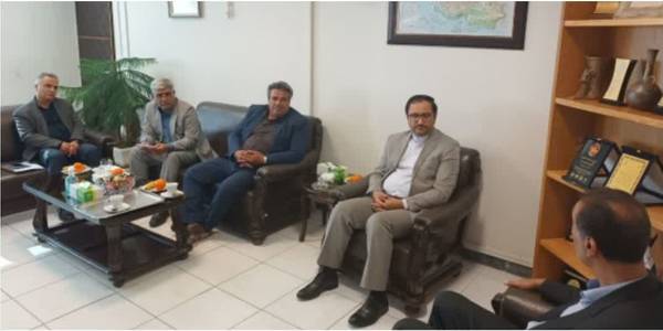 بررسی راهکارهای رفع مشکلات حوزه آب و فاضلاب شهرستان