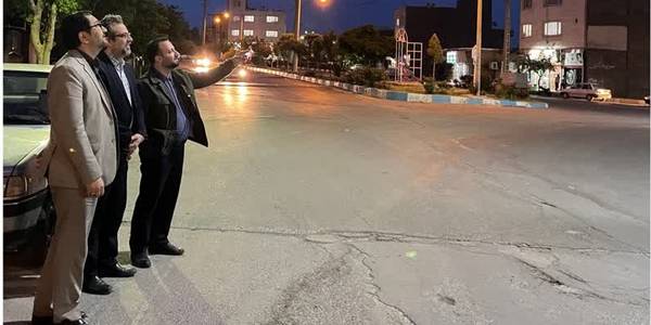 بازدید شبانه فرماندار، بخشدار مرکزی و سرپرست توزیع برق شهرستان از روشنایی معابر و خیابان های شهر کمیجان