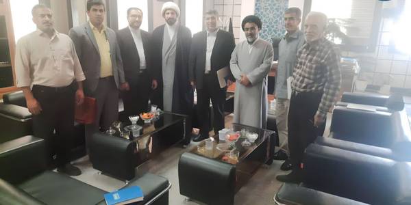 دیدار دکتر علی اکبر کریمی نماینده مردم شریف شهرستان های اراک، کمیجان و خنداب در مجلس شورای اسلامی به همراه فرماندار کمیجان، امام جمعه میلاجرد و نمایندگان مرزیجران با رییس کل دادگستری استان مرکزی و پیگیری مشکل اوقافی