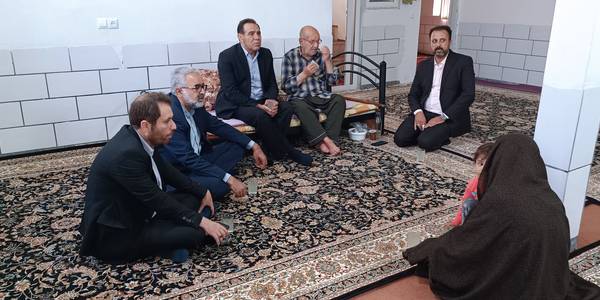 دیدار سرپرست فرمانداری با خانواده شهدا و جانبازان در شهر شازند و روستای نورآباد