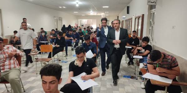بازدید مهدی الیاسی معاون استاندار و فرماندار ویژه شهرستان ساوه از حوزه های برگزاری آزمون کنکور سراسری
