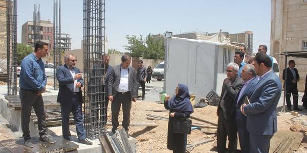 مدیرعامل سازمان انتقال خون کشور از پروژه در حال احداث پایگاه انتقال خون خمین بازدید کرد