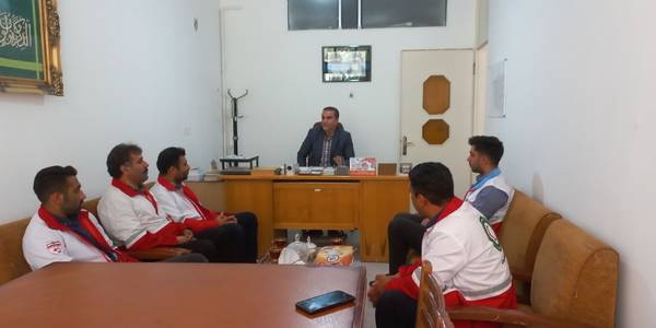 دیدار مدیر و اعضای جمعیت هلال احمر شهرستان زرندیه با جناب آقای شالیان مقدم بخشدار زاویه.