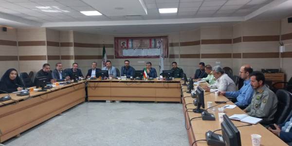 جلسه ستاد پدافند غیر عامل شهرستان به ریاست جناب آقای مهری سرپرست فرمانداری و با حضور جناب آقای پزشک نیا مدیر کل پدافند غیر عامل استان ، جناب آقای پیر اسبقی معاون فرماندار ، جناب آقای شالیان مقدم بخشدار زاویه ، جناب آقای لطفی فر بخشدار مرکزی ، جناب آقای عظیمی بخشدار خرقان ، جناب سرهنگ رسولی جانشین ناحیه مقاومت بسیج شهرستان ، جناب سرهنگ اسکینی جانشین نیروی انتظامی و سایر مدیران و اعضای مربوطه در سالن جلسات فرمانداری برگزار گردید.