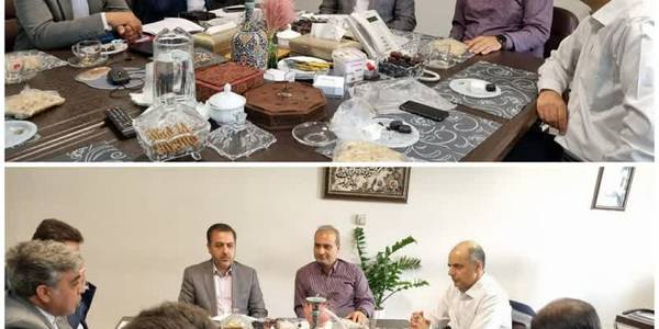 به منظور بحث وتبادل نظر پیرامون توسعه فعالیتهای دانش بنیان در استان وافزایش همکاریهای معاونت علمی،فناوری واقتصاد دانش بنیان ریاست جمهوری با اسنانداری مرکزی جلسه ای با حضور میرزاخانی معاون هماهنگی امور اقتصادی وتوسعه منطقه ای استانداری،جودکی مدیر کل صمت ومدیر کل دفتر هماهنگی امور سرمایه گذاری واشتغال استانداری در محل دفتر کار الیاسی معاون سیاسنگذاری وتوسعه معاونت علمی رییس جمهور برگزار شد.