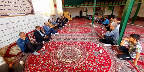 امروز محمدرضا رضایی فرماندار شهرستان تفرش به همراه شایسته دبیر شورای هماهنگی مبارزه با مواد مخدر استان مرکزی، سرهنگ فراهانی رئیس نیروی انتظامی شهرستان تفرش، قائم مقامی معاون توسعه امور ورزش، درودیان بخشدار به همراه تعدادی از مسئولین با حضور مردم روستای هفتان اولین کانون یاری گران زندگی را در استان مرکزی رادر شهرستان تفرش تاسیس کردند.