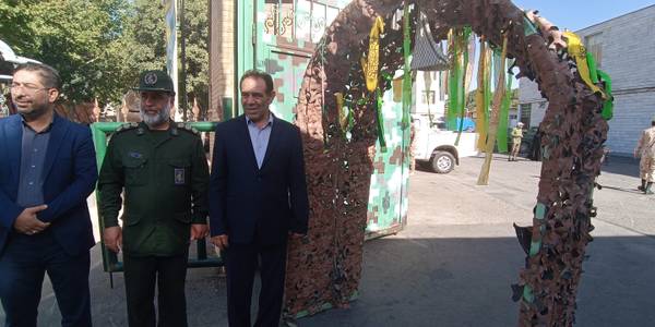 برگزاری مراسم بدرقه کاروان راهیان نوربرادران و خواهران بسیجی شهرستان شازند به مناطق عملیاتی جنوب کشور