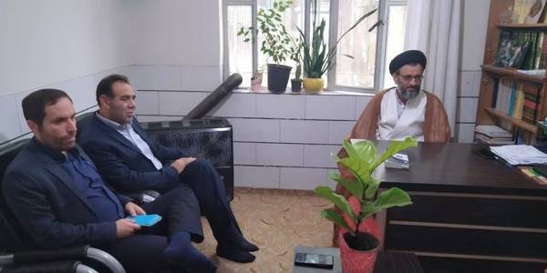 دیدار و نشست سرپرست فرمانداری با امام جمعه شهر شازند