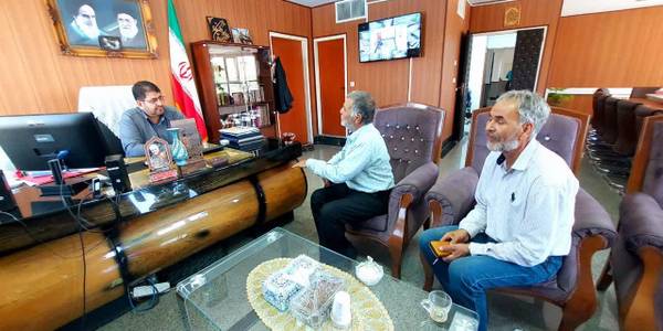 دیدار چهره ‌به ‌چهره محمدرضا رضایی فرماندار شهرستان تفرش با شهروندان               :