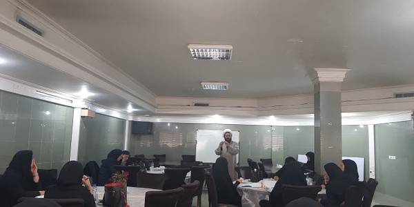 چهارمین جلسه توجیهی گام دوم  تحول راهبردی جمعیت به ریاست مفتح زاده مدیرکل امور بانوان و خانواده و باحضورحجت الاسلام تاج آبادی مسئول ستاد مردمی جمعیت استان ،کارشناسان امور بانوان فرمانداری ها، کارشناسان جمعیت شبکه های بهداشت ونماینده فعال مردمی شهرستان های تابعه درمحل استانداری برگزار گردید .
# جبهه سازی
# هوشیار سازی
# زیرساختهای حل بحران جمعیت
# حل اساسی بحران جمعیت .  
چهارشنبه۲۸تیر ۱۴۰۲