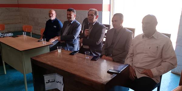 بازدید سرپرست فرمانداری شهرستان شازند از تمرینات مشترک ورزشکاران رشته کشتی و زورخانه ای