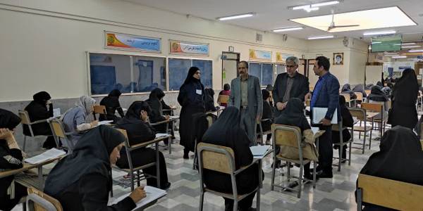 فرماندار از محل برگزاری آزمون استخدامی دبیری آموزش و پرورش در شهرستان خمین بازدید کرد