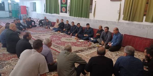 جلسه بررسی مسائل و مشکلات روستای انجیرک