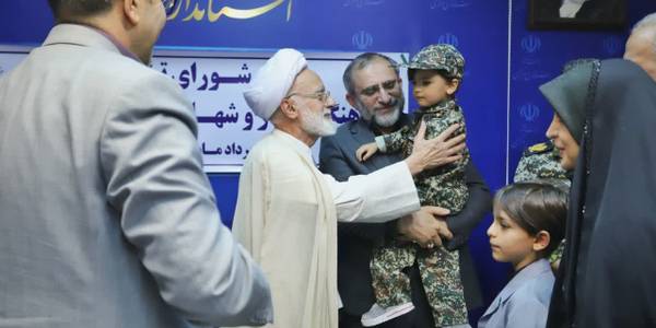 💠نشست شورای ترویج فرهنگ ایثار و شهادت استان مرکزی با حضور نماینده ولی فقیه در استان، استاندار مرکزی،فرماندار اراک ،فرماندهان نظامی و انتظامی و جمعی از مدیران برگزار شد