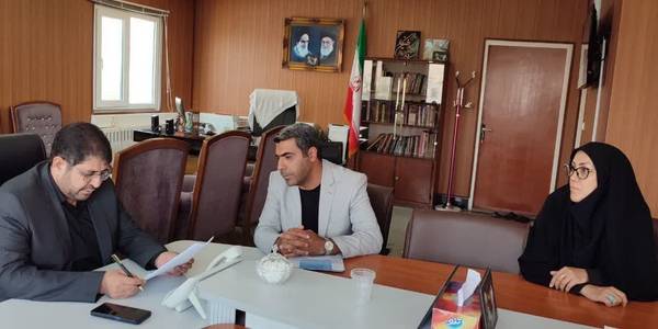 جلسه هماهنگی و امضاء تفاهم نامه روستاهای فاقد دهیاری به ریاست محمد رضا رضایی فرماندار شهرستان تفرش در دفتر فرمانداری با حضور اعضا برگزار شد.