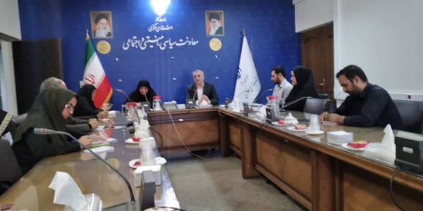 حضور سرکار خانم مفتح زاده مدیر کل دفتر بانوان و خانواده  استانداری و سرپرست دفترامور اجتماعی و فرهنگی استانداری درنشست با سازمان های  مردم نهاد با موضوع جوانی جمعیت و خانواده و استفاده ازظرفیت سازمانهای  مردم نهاد  در محل  استانداری  برگزار  گردید .  ١٠-٠٥-١٤٠٢