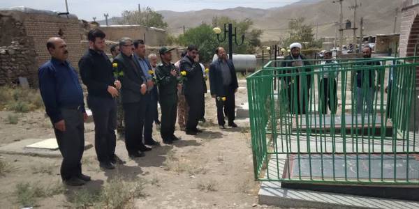 گلباران قبور مطهر شهدا      :