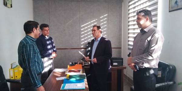 بازدید سرزده سرپرست فرمانداری از دستگاه‌های اجرایی و ادارات شهرستان شازند